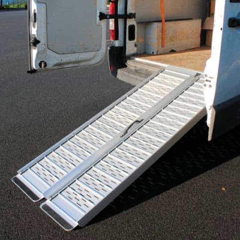 Rampa plegable tipo maletero Ergo y Ergo Plus único carril para sillas de ruedas