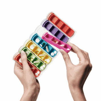 Pastillero semanal tutifruti para personas mayores rotulado y de colores