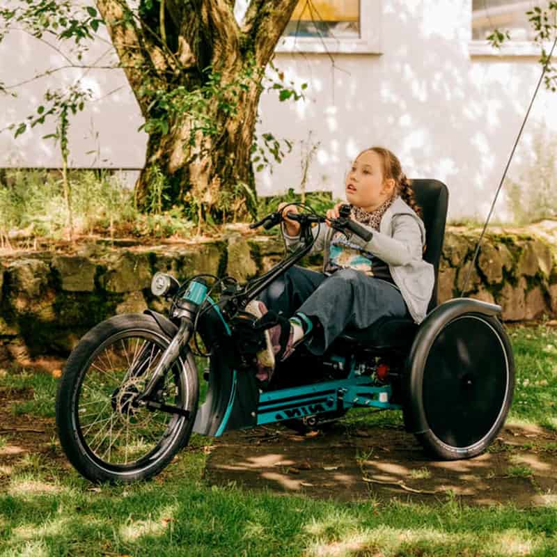 Triciclo reclinado Mats con sistema de crecimiento que acompaña al usuario